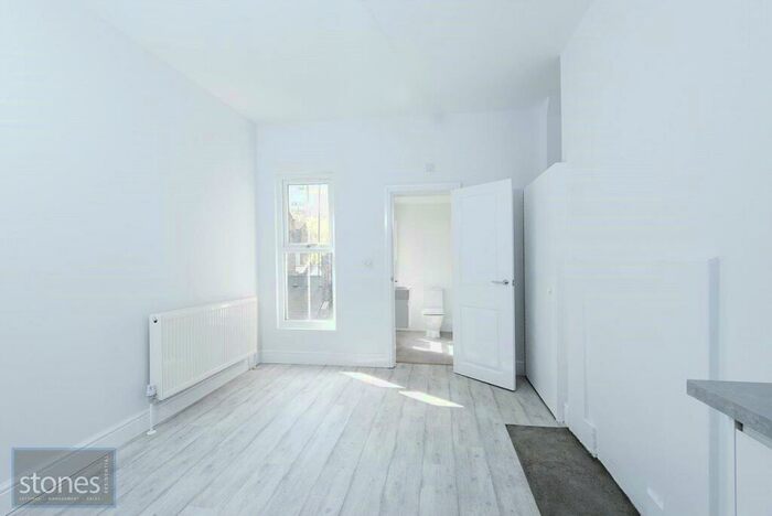 2 Bedroom Apartment To Rent In Daventry Street, London, NW1