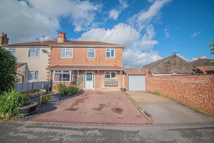 4 Bedroom Semi-Detached House For Sale In Victena Road, Fair Oak, SO50