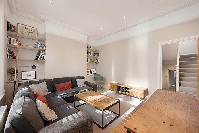 4 Bedroom Flat To Rent In Acre Lane, Brixton, London, SW2