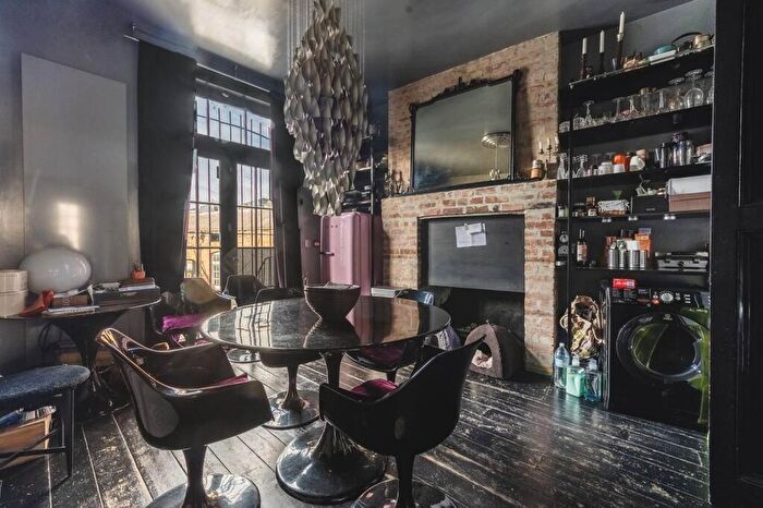 3 Bedroom Flat For Sale In Kings Road, Chelsea, London, SW10