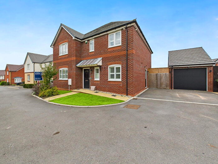 4 Bedroom Detached House For Sale In Juniper Close, Calne, SN11