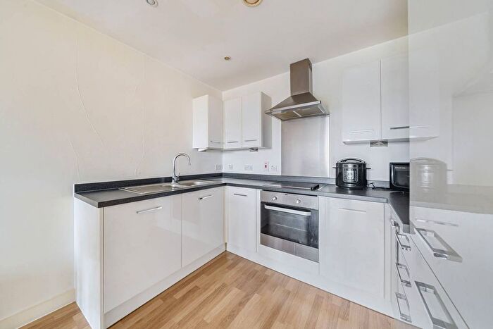 1 Bedroom Flat For Sale In Cranston Court, Shepherd's Bush, London, W12