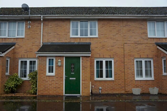 Semi-Detached House To Rent In Llys Cambrian, Godrergraig, Swansea, City And County Of Swansea., SA9