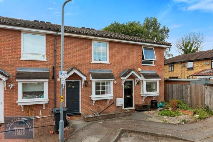 2 Bedroom House To Rent In Greenstone Mews, Wanstead, E11