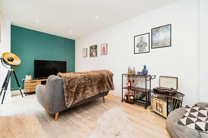 3 Bedroom Terraced House For Sale In Kempton Mews, London, London, E6