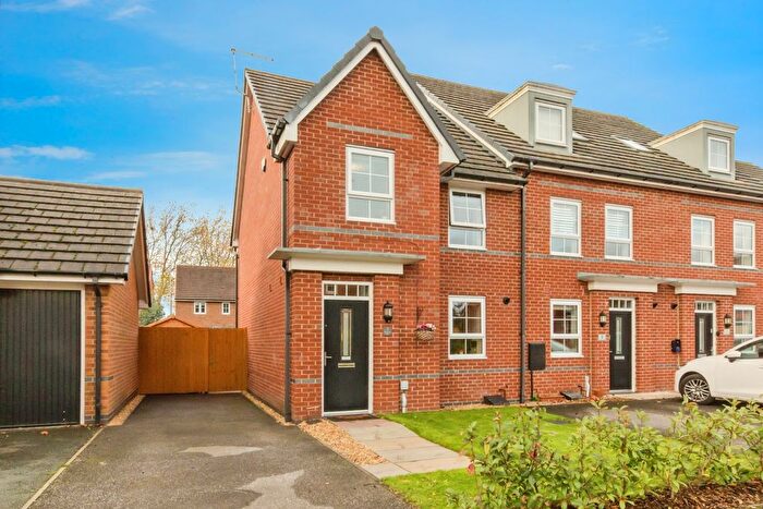3 Bedroom End Terrace House For Sale In Sunflower Way, Northwich, Cheshire, CW8