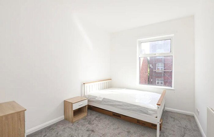 1 Bedroom Flat To Rent In Chester Street, Chesterfield, S40