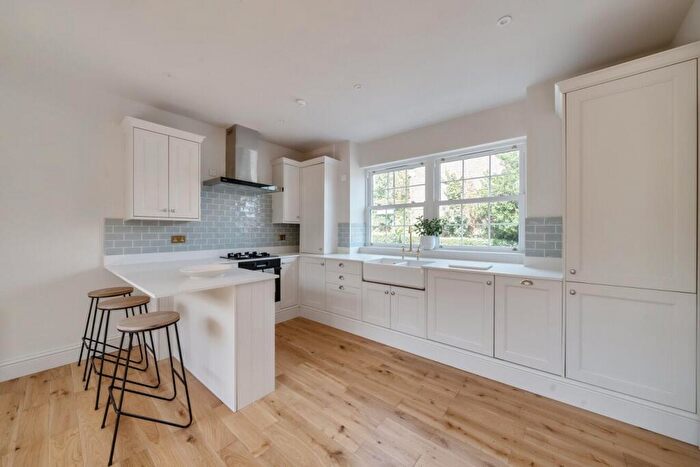 2 Bedroom Detached House For Sale In Inverton Road, London, SE15