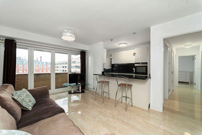 2 Bedroom Flat To Rent In Porchester Square, Bayswater, London, W2