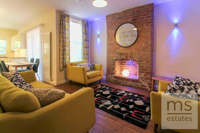 2 Bedroom End Of Terrace House To Rent In £pppw Harrington Drive, Lenton, Nottingham, NG7