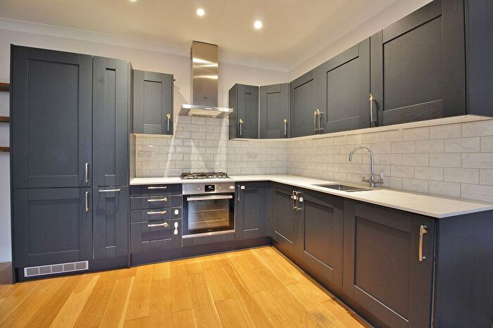 2 Bedroom Flat To Rent In Borough Road, Lancaster House Borough Road, TW7