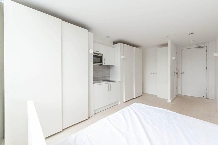 Studio To Rent In College Road, Harrow, HA1