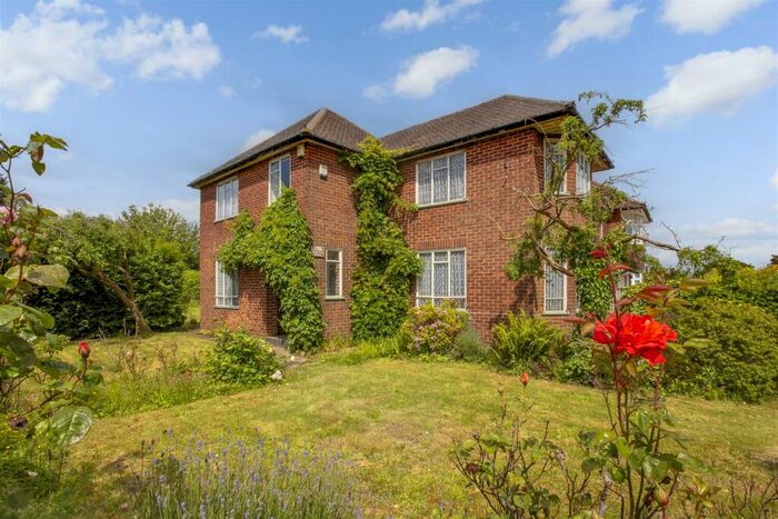 3 Bedroom Detached House For Sale In Cressex Road, High Wycombe, HP12