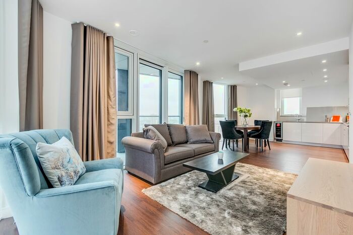 2 Bedroom Flat To Rent In Wandsworth Road, London, SW8