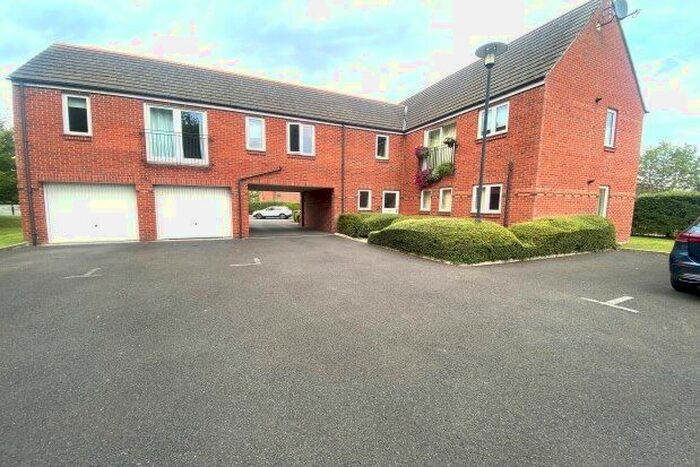 2 Bedroom Flat To Rent In Cheddleton Road, Altrincham, WA14