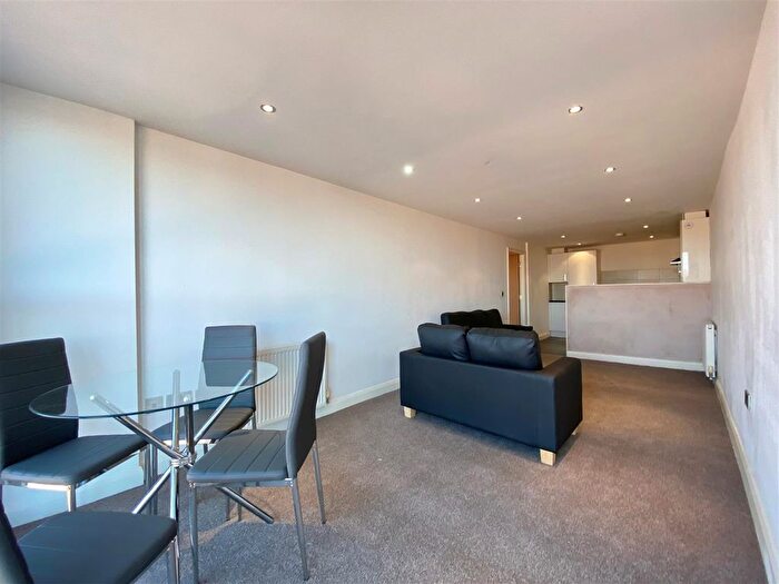 2 Bedroom Flat To Rent In Cotton Square, Claremont Road, Manchester, M14