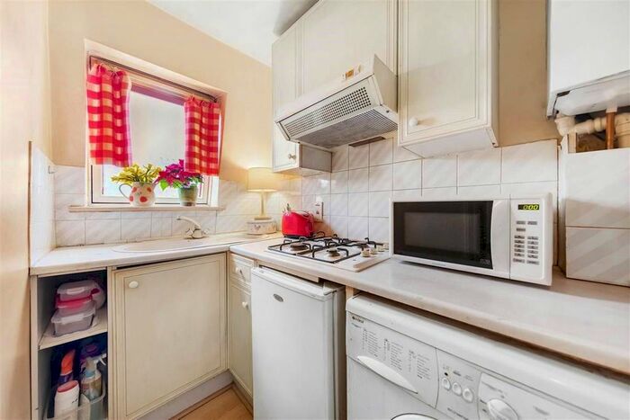 Studio To Rent In Westmoreland Terrace, Pimlico, London, SW1V
