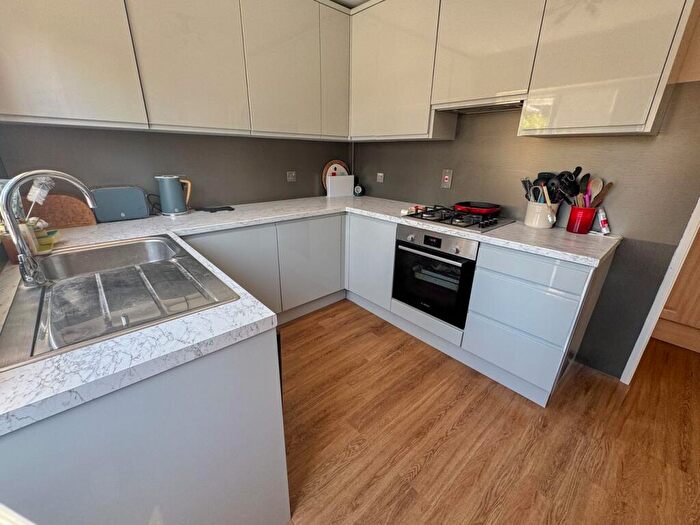 3 Bedroom Semi-Detached House For Sale In Wayman Road, Corfe Mullen, Wimborne, BH21 - Photo 6