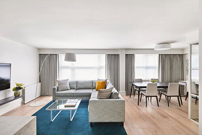 2 Bedroom Flat To Rent In Brick Street, London, W1J