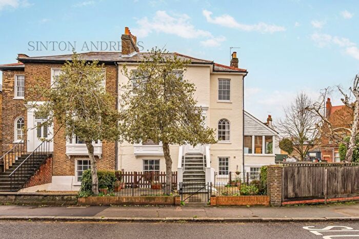 2 Bedroom Flat For Sale In Castlebar Road, Ealing, W5