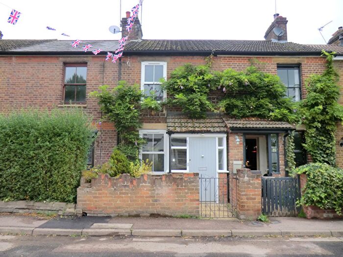 2 Bedroom Cottage To Rent In Branch Road, St Albans, AL2
