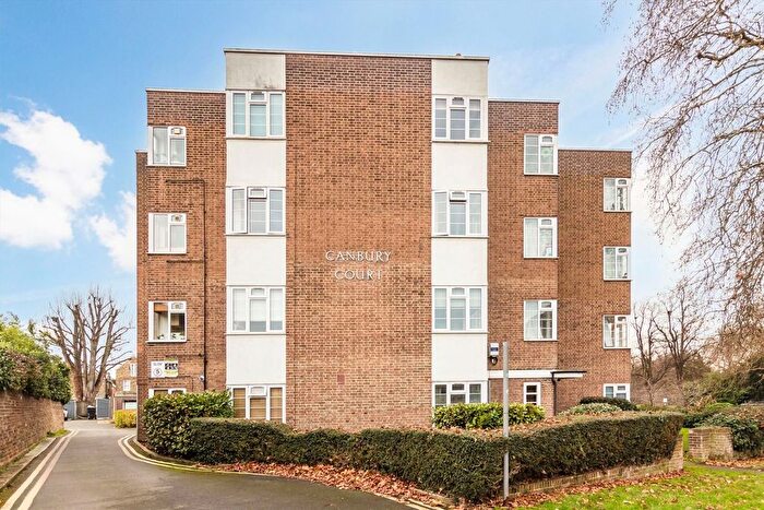 2 Bedroom Flat To Rent In Lower Ham Road, Kingston, KT2