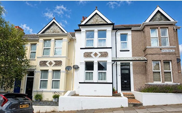 3 Bedroom Terraced House For Sale In Broad Park Road, Plymouth, PL3