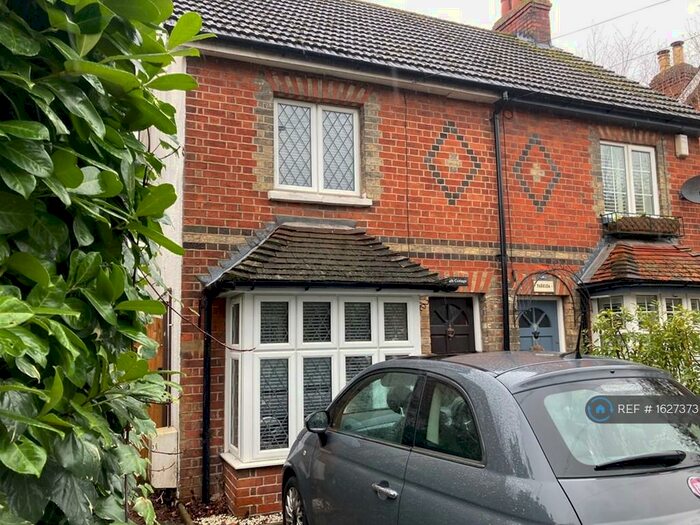 2 Bedroom Semi-Detached House To Rent In Basingstoke Road, Reading, RG7
