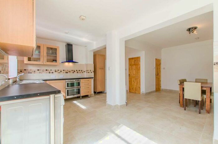 4 Bedroom House To Rent In Ecclesbourne Gardens, Palmers Green, London, N13