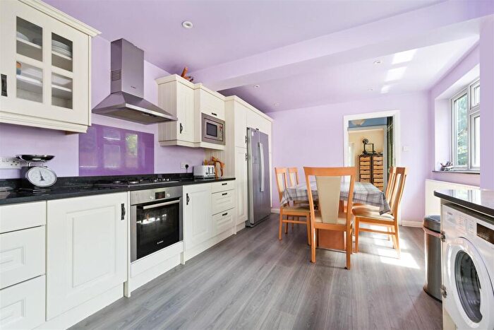 4 Bedroom House For Sale In Nutfield Road, Merstham, RH1