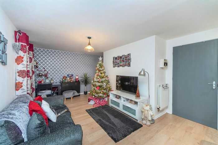 1 Bedroom Flat For Sale In Clos Cwm Golau, Merthyr Tydfil CF47