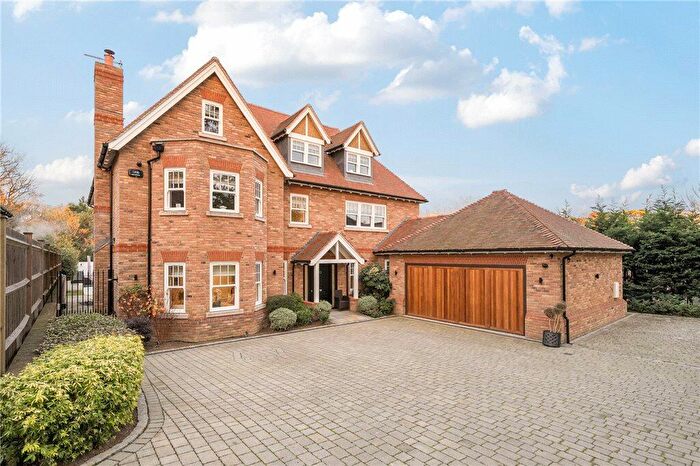 6 Bedroom Detached House For Sale In Plaistow Lane, Bromley, BR1