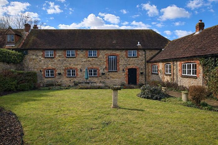 4 Bedroom Semi Detached House To Rent In Fant Farm, Maidstone, ME16