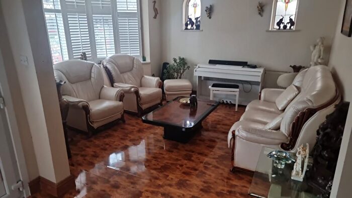 3 Bedroom Terraced House To Rent In Harewood Drive, Ilford, IG5