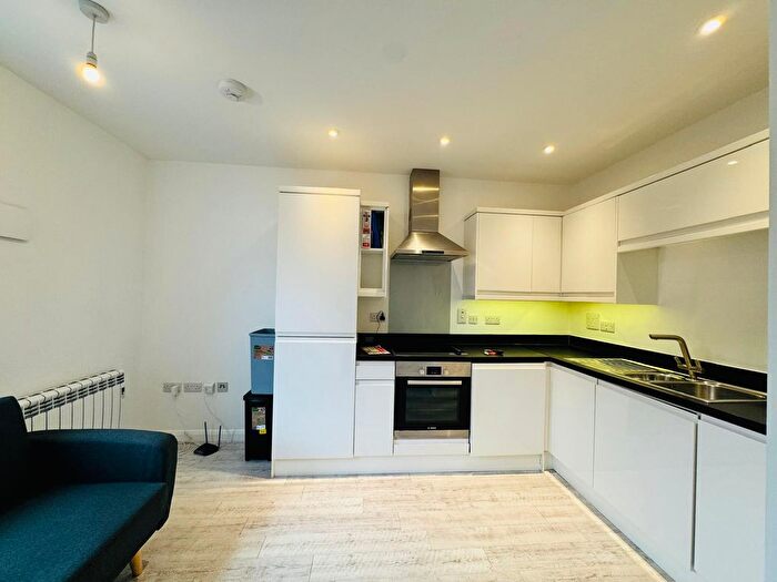 1 Bedroom Flat To Rent In Mendy Street, High Wycombe, HP11