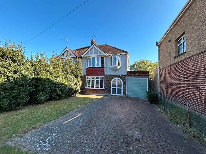 3 Bedroom Semi Detached House To Rent In Pattens Lane, Chatham, ME4