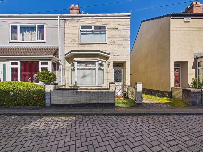 3 Bedroom End Of Terrace House For Sale In Florence Avenue, Hessle, HU13
