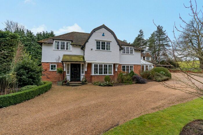 5 Bedroom Detached House For Sale In Greyhound Lane, South Mimms, Potters Bar, EN6