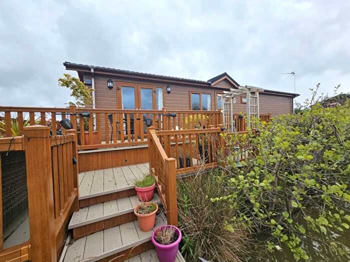 2 Bedroom Mobile/park Home For Sale In Catchwater Meadow, Orby Road, Skegness, PE24