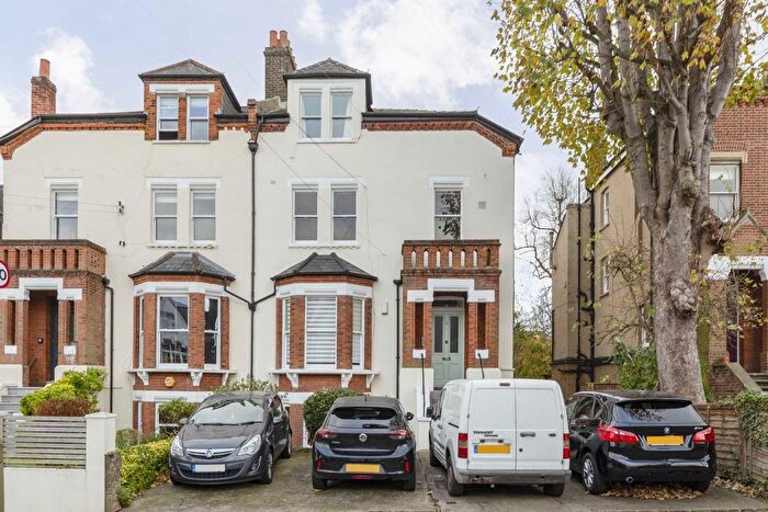 2 Bedroom Flat To Rent In Fontenoy Road, London, SW12
