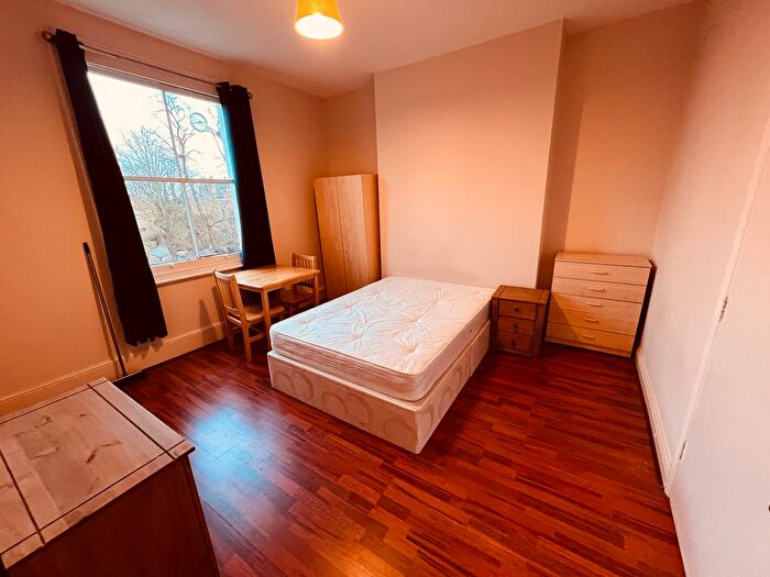 Studio To Rent In Pleshey Road, London, N7