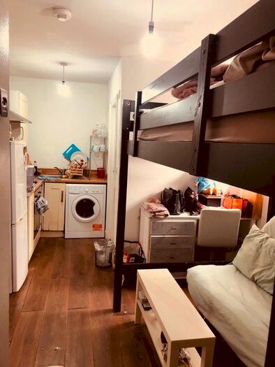 Studio To Rent In Peckham Park Road, London, SE15