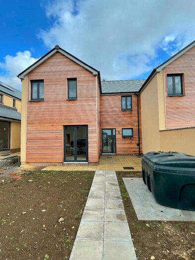 4 Bedroom Semi-Detached House To Rent In Highwaymans Grove, Sourton, EX20