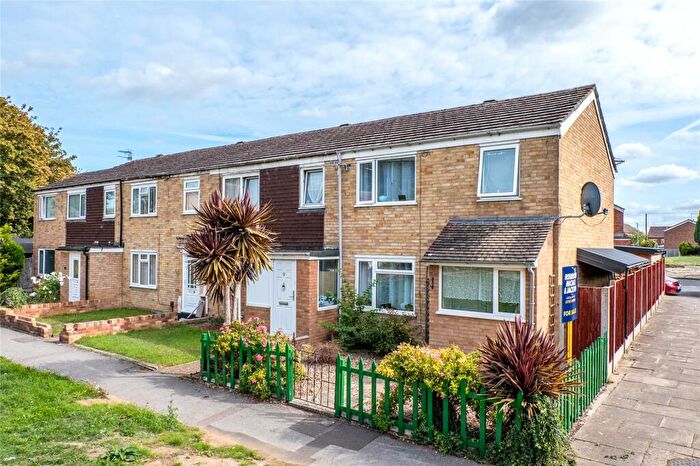 3 Bedroom End Of Terrace House For Sale In Fielder Close, Sittingbourne, Kent, ME10