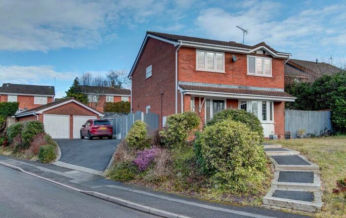 4 Bedroom Detached House For Sale In Hunt End Lane, Walkwood, Redditch, B97