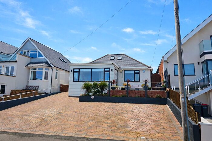 2 Bedroom Detached Bungalow For Sale In Hampton Pier Avenue, Herne Bay, CT6