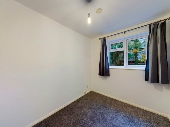 2 Bedroom Apartment To Rent In Ashby Court, Hemel Hempstead, Hertfordshire, HP2