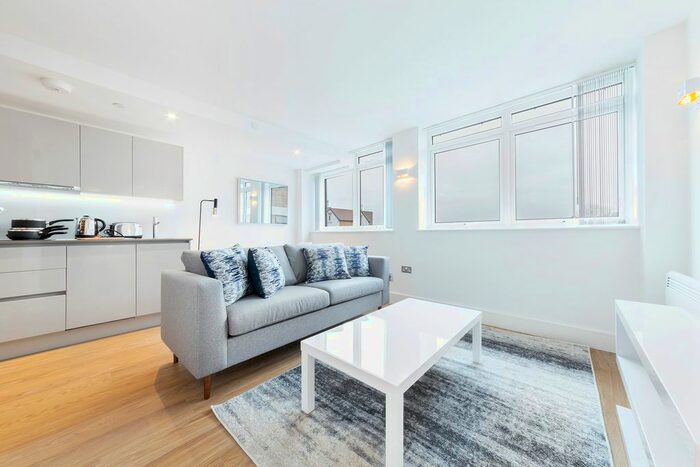 Studio To Rent In Essex House, Fairfield Road, Brentwood, Essex, CM14