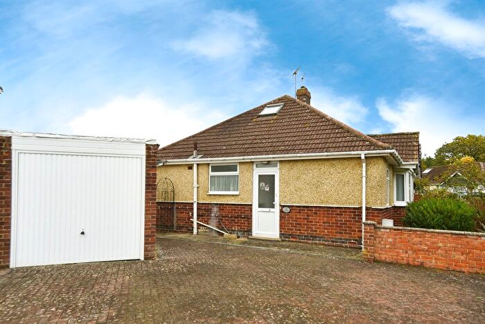 2 Bedroom Semi Detached Bungalow For Sale In Glenwood Close, Swindon, SN1