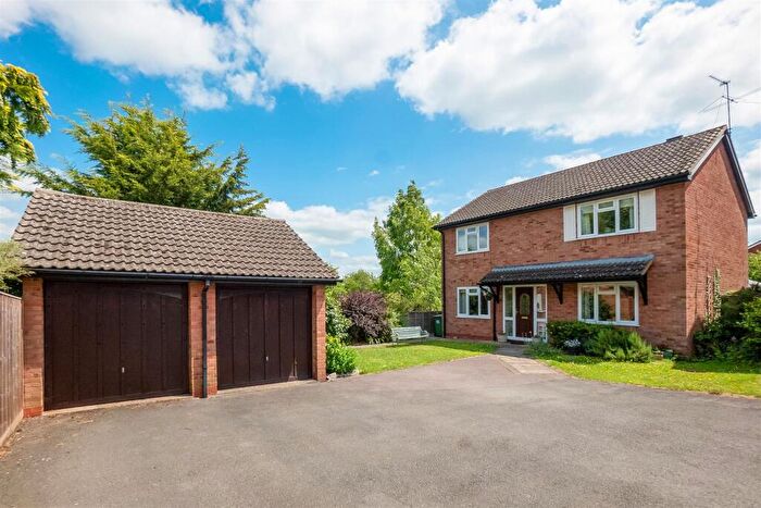 4 Bedroom Detached House For Sale In Furze Hill Road, Shipston-on-Stour, CV36
